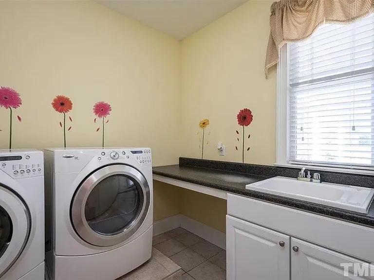 1530 Raven Wood Dr — Photo 14