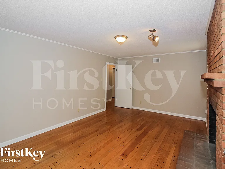 2693 Satellite St — Photo 4