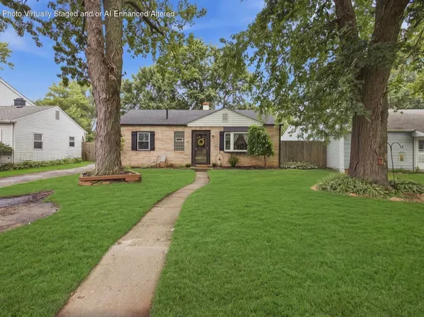 270 Woodlawn Ave, Porter, IN 46304