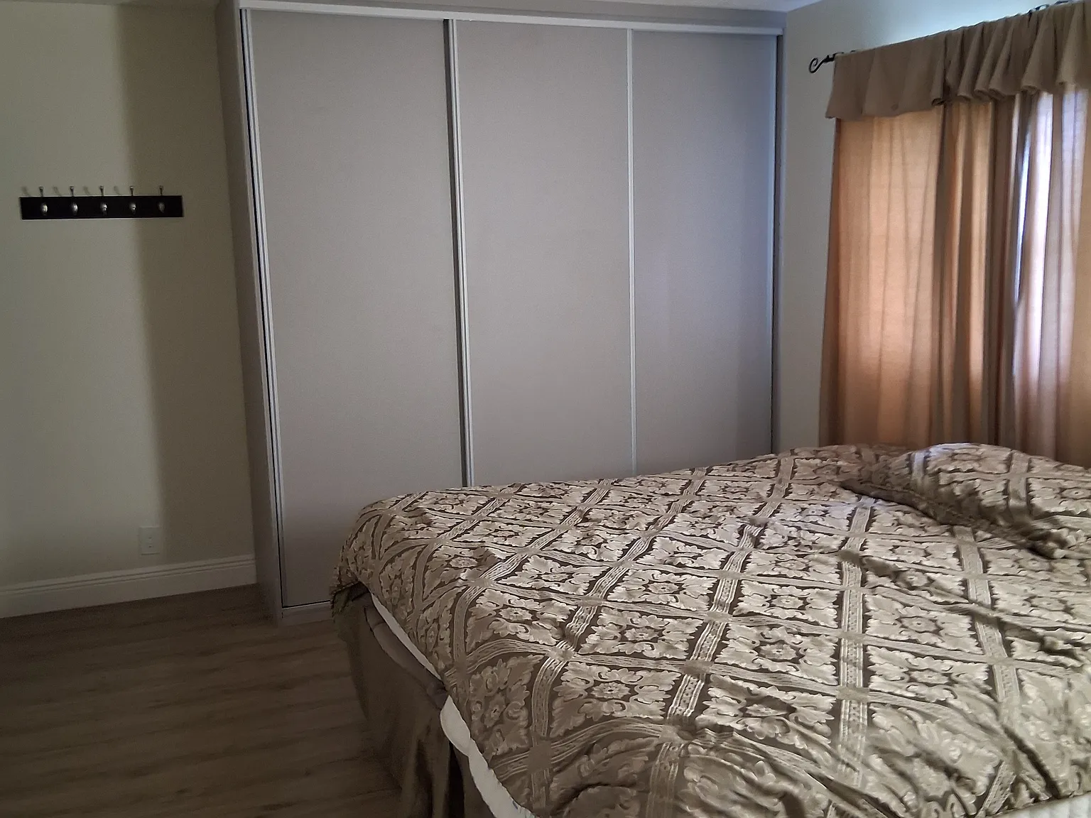2 bed, 1000 sqft, $1,700 — Photo 1
