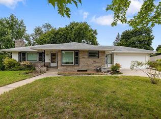 3909 Edgewood Ave N, Crystal, MN 55427