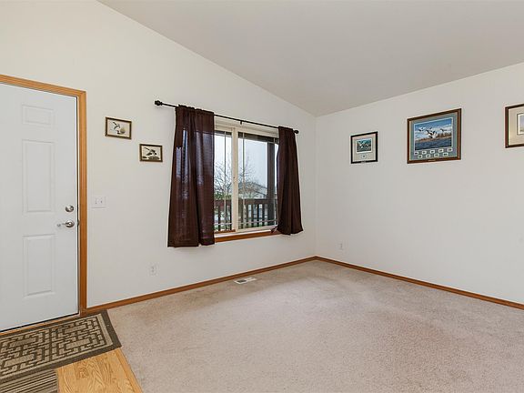 4th image of 4905 61st Dr NE