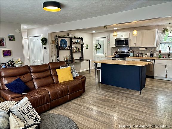 4th image of 321 Highland Drive