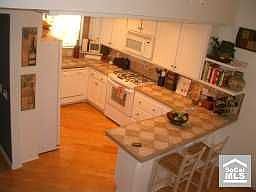 Large and bright kitchen