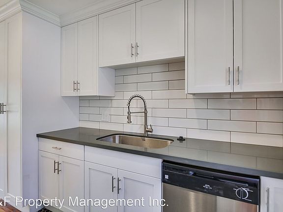 4th image of 2034 Meade Ave