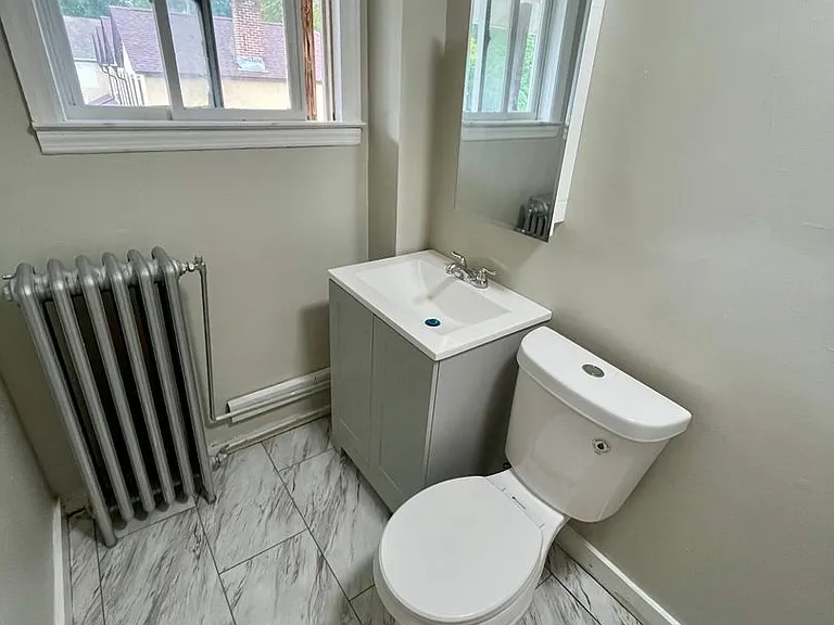 44 Center St — Photo 8