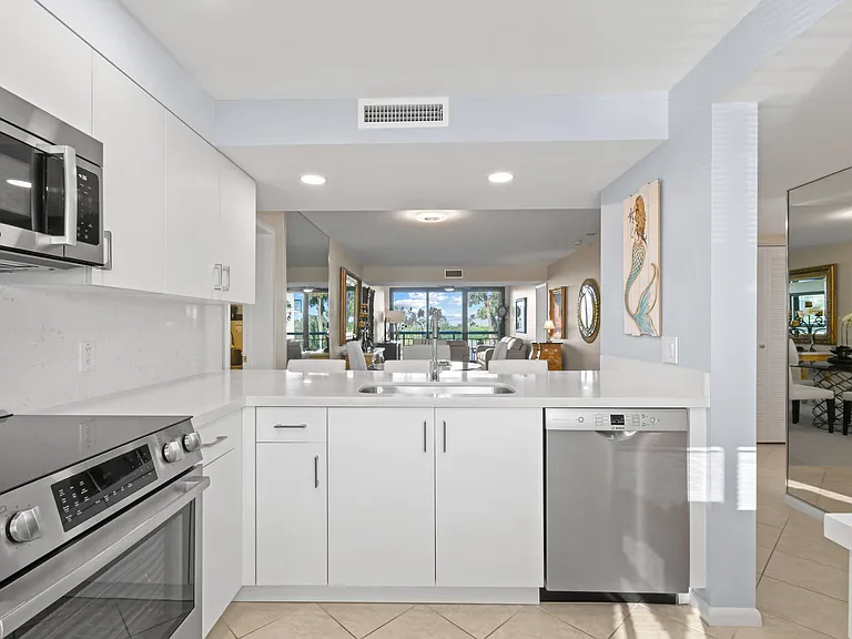 501 S Seas Dr #206 — Photo 11