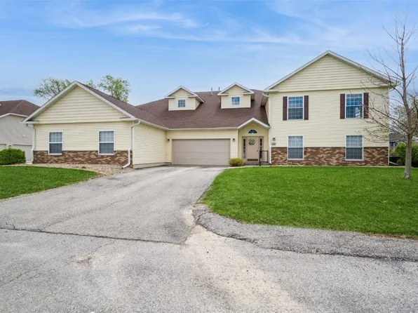 4525 Westchester Dr NE Unit D, Cedar Rapids, IA 52402