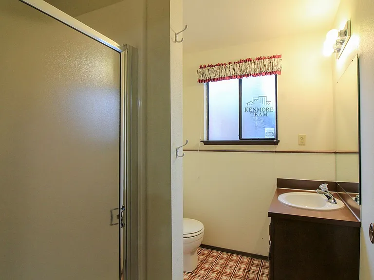411 Snyder St — Photo 15