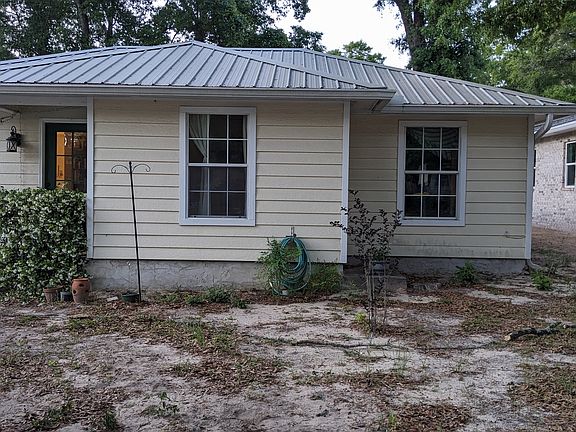2nd image of 610 Powell Dr