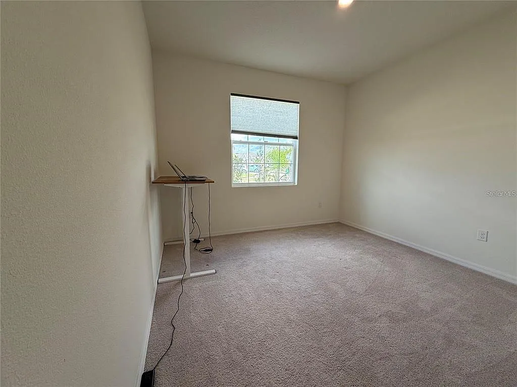 4 bed, 2.5 bath, 2046 sqft, $2,400 — Photo 3