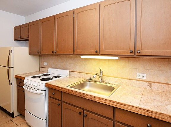 4th image of 777 N Michigan Ave APT 1903