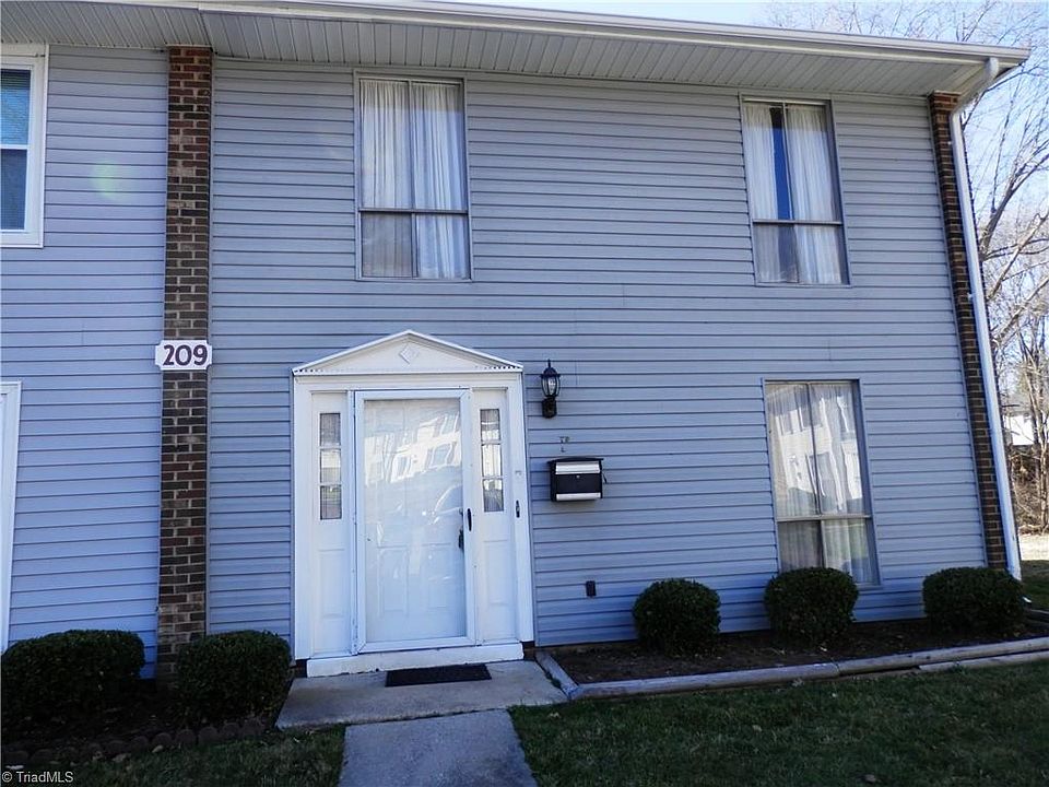 1st image of 209 F E Montcastle Dr