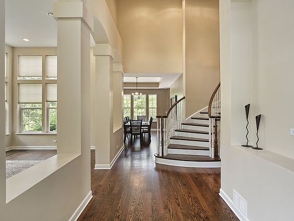 2nd image of 521 Muirfield Ln