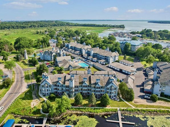 5375 Mariners Cove Drive #111, Madison, WI 53704