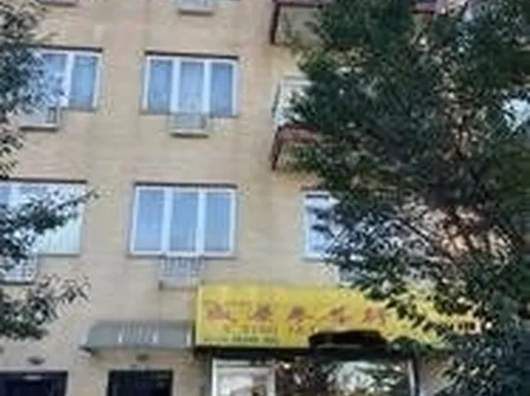 84-38 Grand Avenue image 2 of 9