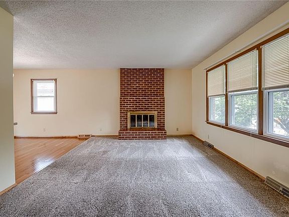 4th image of 306 NE 88th St