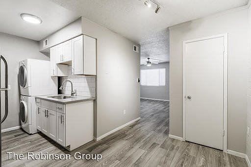 4th image of 1224 E Lemon St APT 139