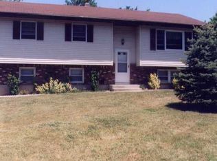 17 Roger Ave, Middletown, NY 10940