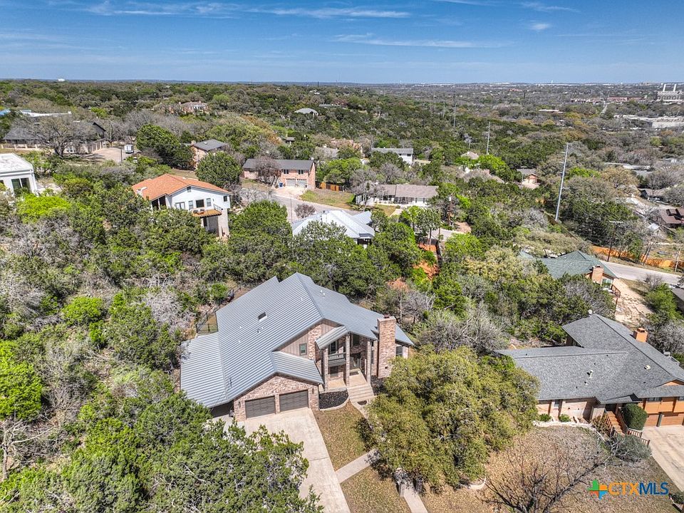 1st image of 7 Moss Rock Dr