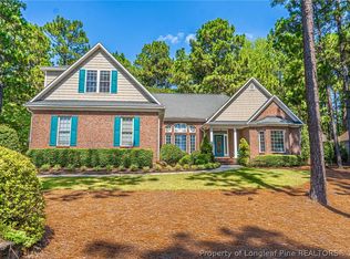 725 Lake Forest Dr E, Pinehurst, NC 28374