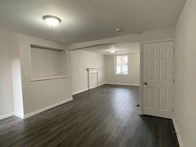 1514 N Luzerne Ave — Photo 6