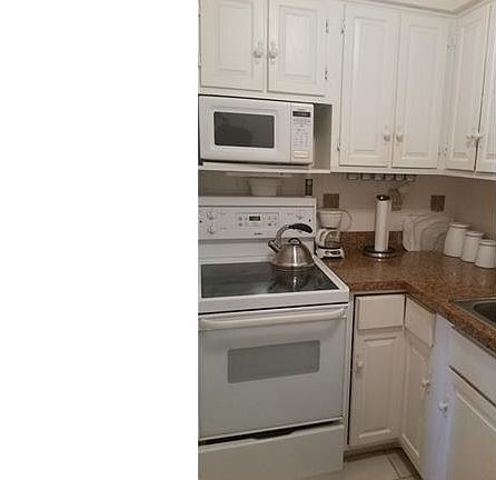 4th image of 167 N Collier Blvd APT V1