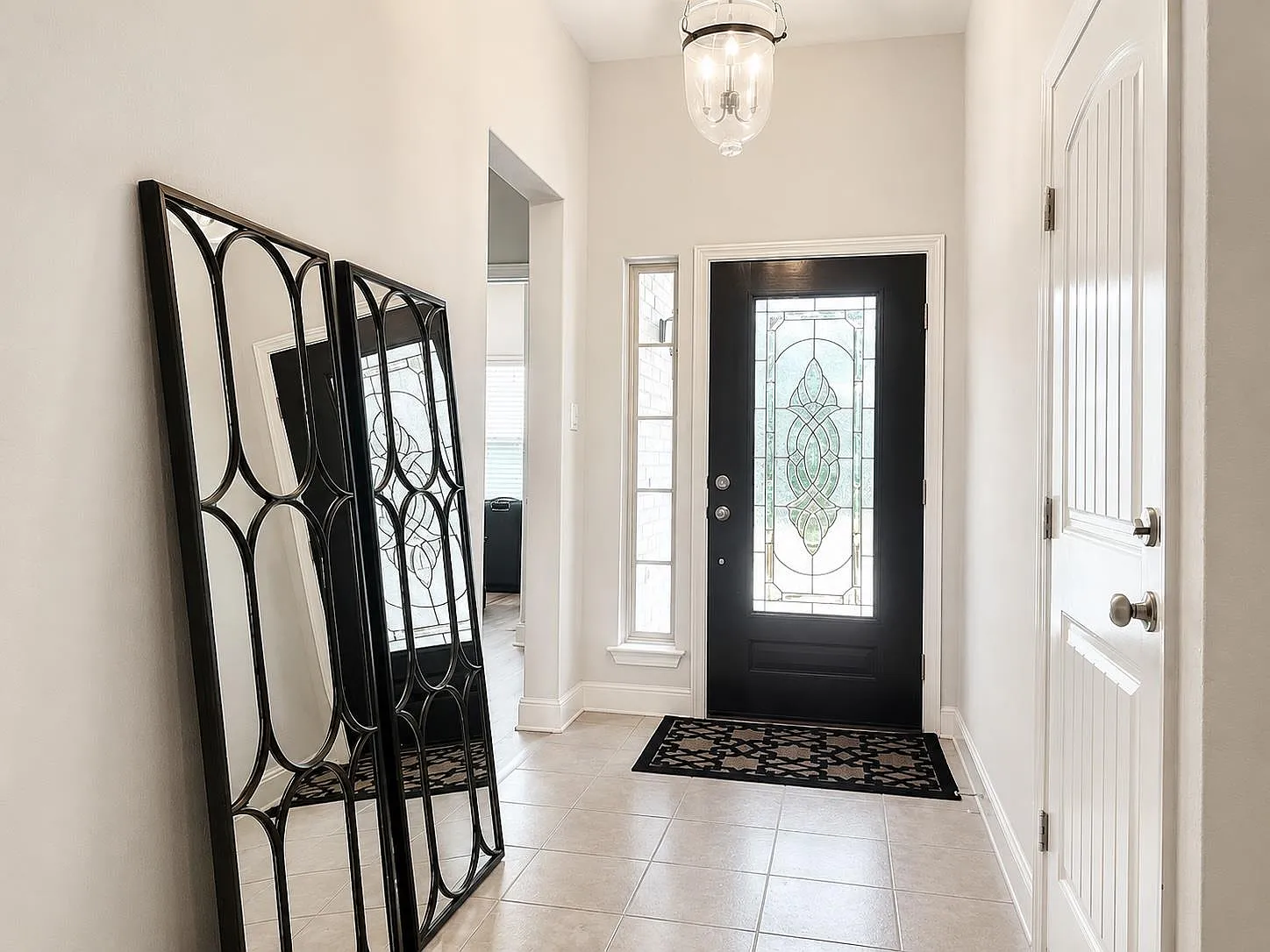 3 bed, 2.0 bath, 2044 sqft, $3,150 — Photo 3