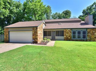 6121 E 76th St, Tulsa, OK 74136