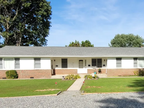 355 Blaine Ave, Elkins, WV 26241