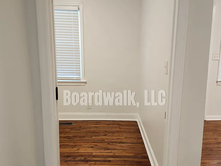 28 Orlando Ave — Photo 9