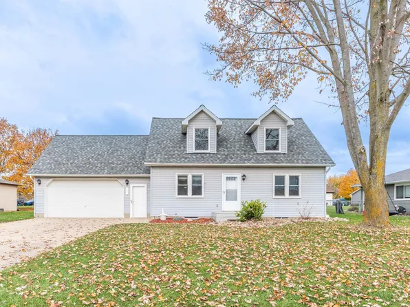 527 W Mill St, Capac, MI 48014