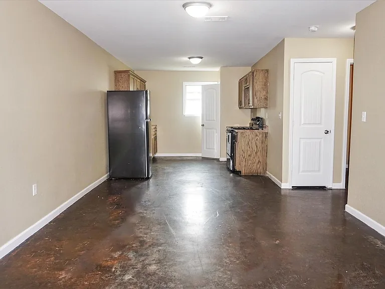 407 E Allen Ave #2 — Photo 4