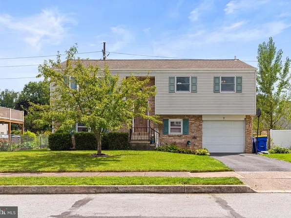 7 Sherwood Dr, Mechanicsburg, PA 17055