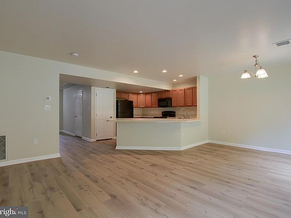 5th image of 630 Glenbrook Dr