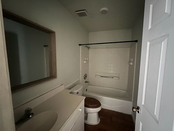 2nd image of 4930 W Point Loma Blvd APT D