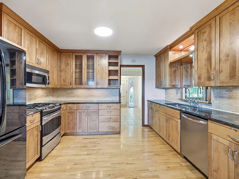 6208 Hillside Rd — Photo 13