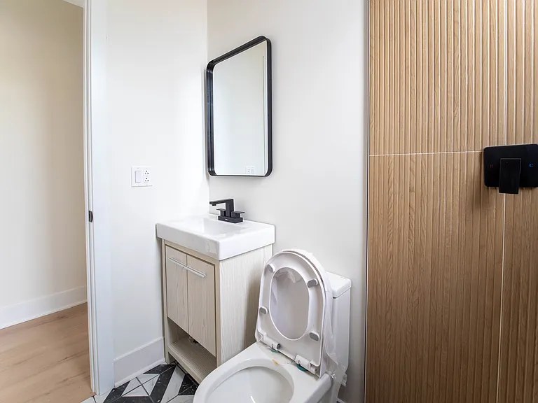 2753 W Chicago Ave #2 — Photo 8