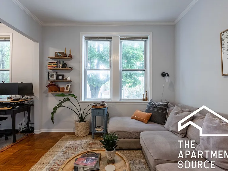 2215 W Wellington Ave #1F — Photo 4