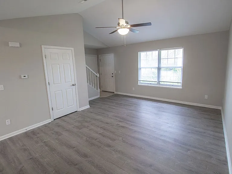 1306 Godas Dr — Photo 4