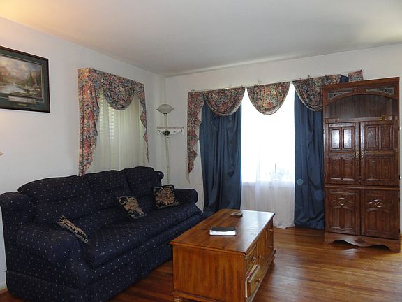 4th image of 10830 Woodhaven Dr