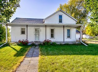 300 Broad St, Maxwell, IA 50161