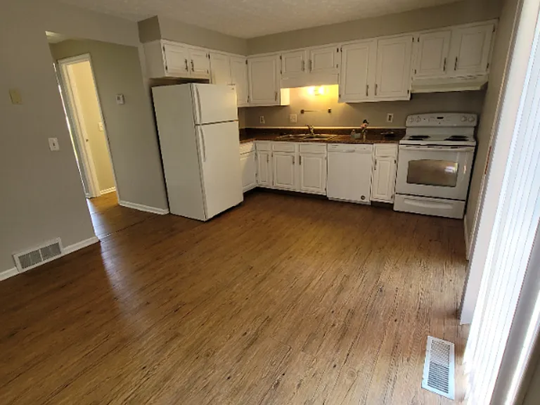Apartments of North Canton — Photo 9