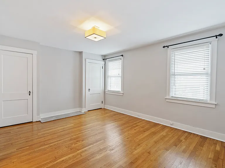 215 Main St — Photo 22