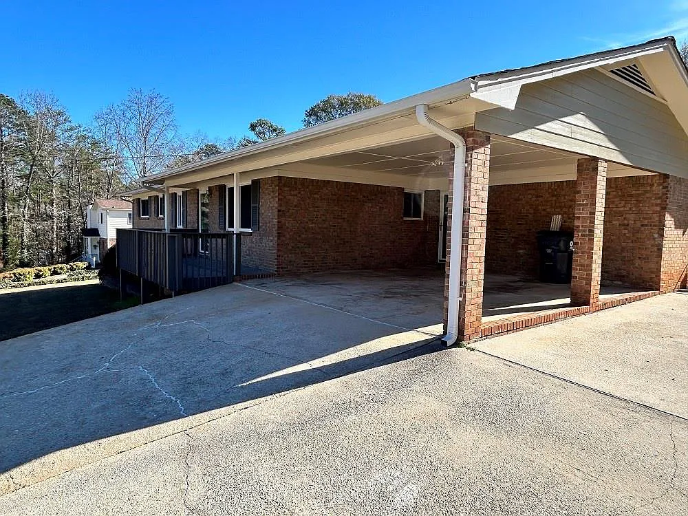 Building Photo - 4642 Elmhurst Dr