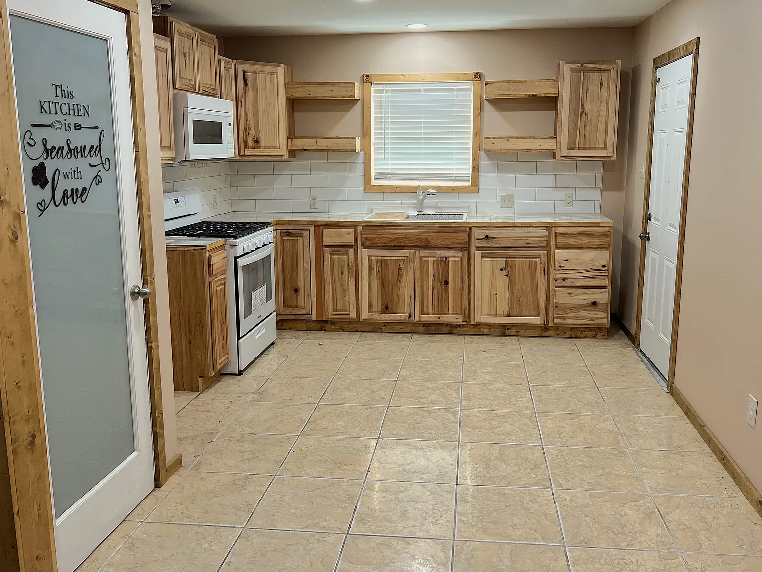 2 bed, 1892 sqft, $1,495 — Photo 2