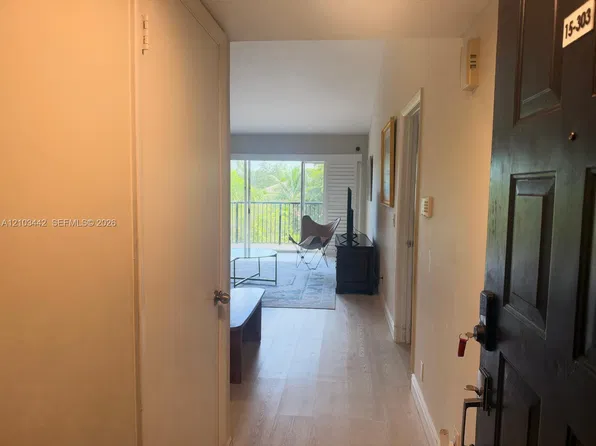 8721 Wiles Rd APT 303, Pompano Beach, FL 33067