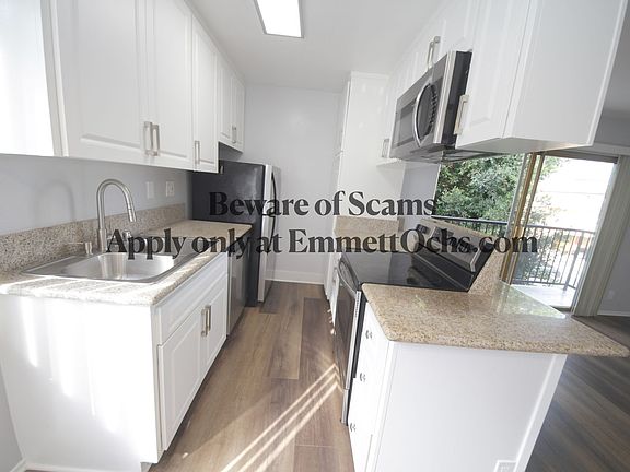 5th image of 1721-1725 1733 Purdue Ave #202