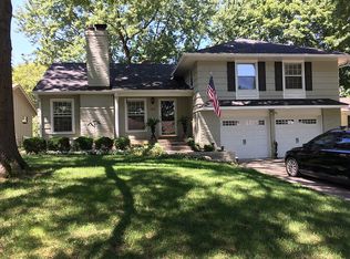 7816 Rosewood Dr, Prairie Village, KS 66208