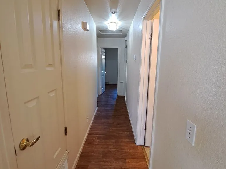 801 Capistrano Dr — Photo 12